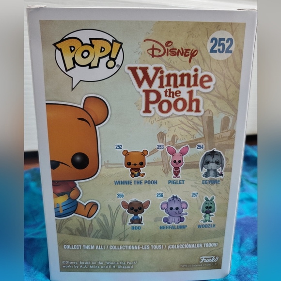 Disney Winnie the Pooh, brand new Seated Pooh, Funko Pop - Picture 2 of 4